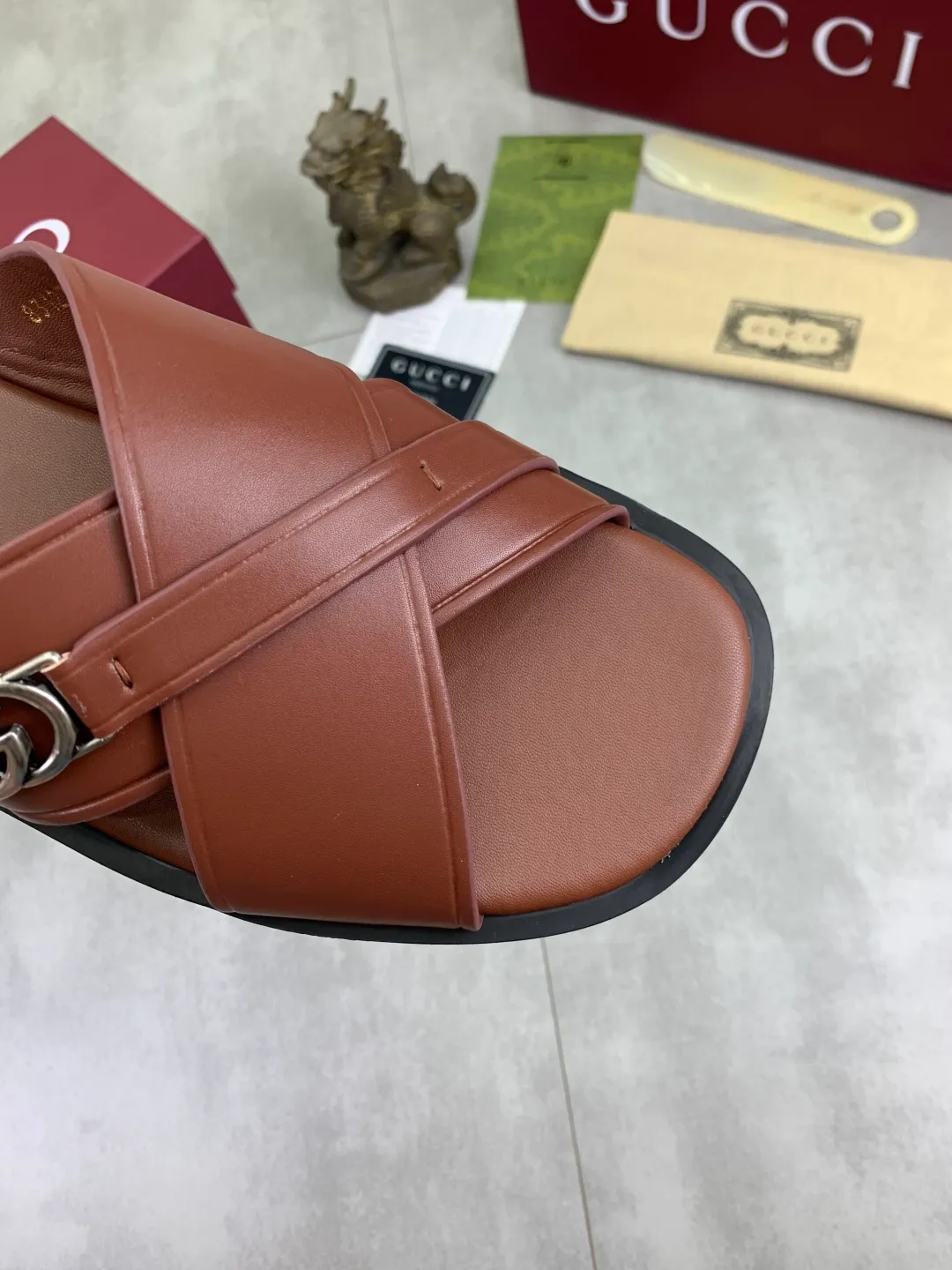 Men's shoes 💰P380💰[New model] High version 🎁🎁🎁 GUCCI New casual hot diamond slippers for the Year of the Snake, original official website, perfect workmanship, transmitting a kind of noble luxury, sublimating its definition of luxury in Gucci's high-end extraordinary craftsmanship. Original Gucci double G combination outsole, code number: 40-44 (45 customized) complete package